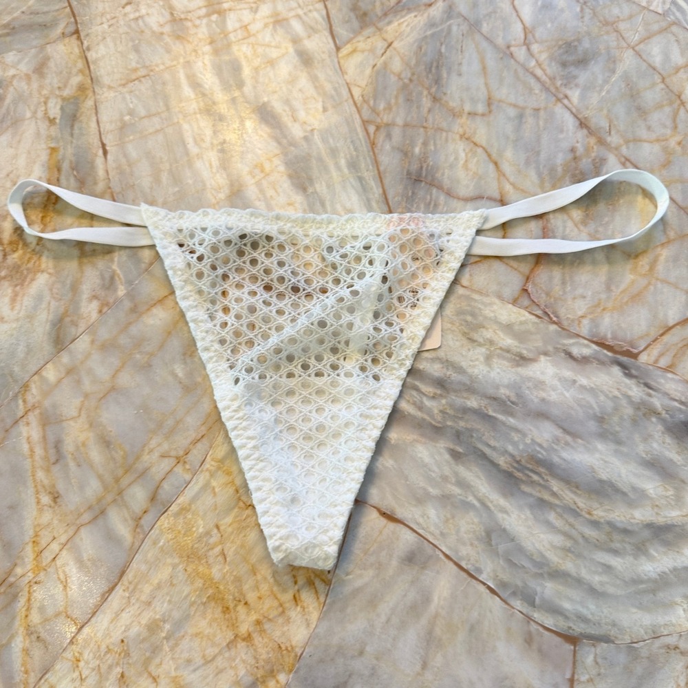 Victorias Secret White Eyelet Lace V-String Panty One Size NWT Y2K Vintage